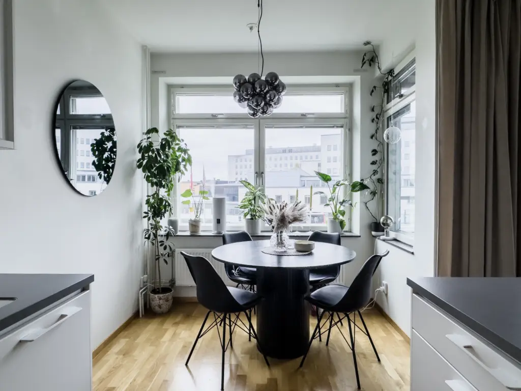 Bostad att byta med 2 rum på Ringvägen i Stockholm, bild 8 av 11